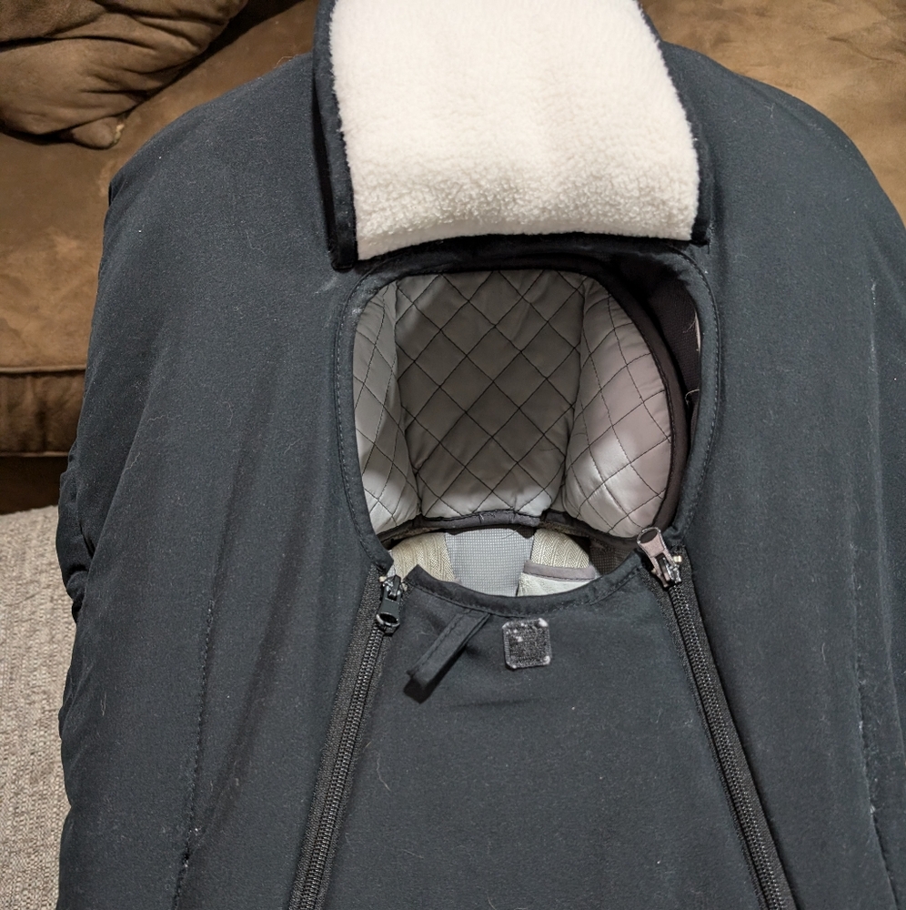Jolly Jumper Artic Sneak a Peek winter car seat cover